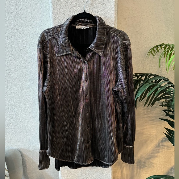 Good American plisse chrome pants set. Shirt size 3/4, pants size 5/6 - Picture 6 of 7